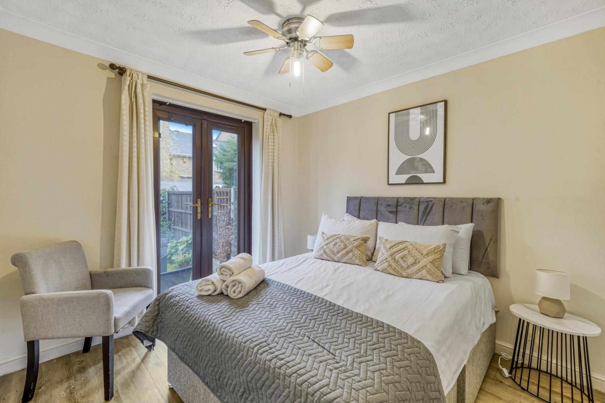 Executive 4 Bedroom Town House In Canada Water Free Wifi & Parking By City Stay Aparts Londres Exterior foto